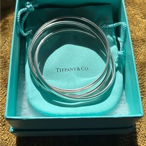 Tiffany & Co. Sterling Silver interlocking Stackable Bangles - Turquoise Box